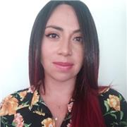 profesora de sociales imparte clases para niños, adolescentes y adultos de cualquier nacionalidad